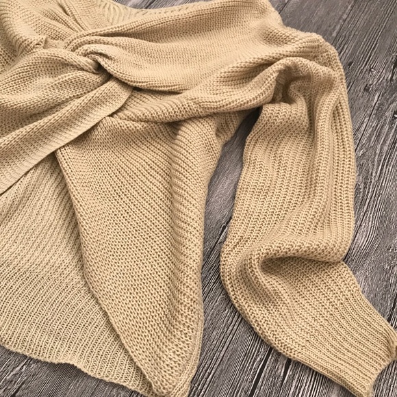 HP! 5🌟Sunny Day Sexy Beige Long Sleeve Sweater - Picture 7 of 8